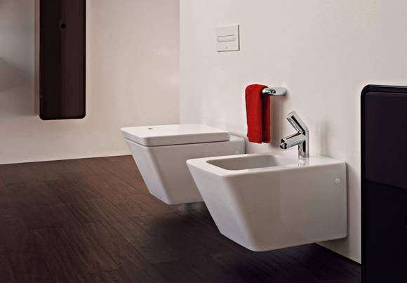 Il Bagno Alessi dOt, Bidet wandh�ngend aus Sanit�rkeramik, Gr��e 580x390mm, mit Ab- und �berlaufsystem Clou, Artikel-Nr. 83090.1, Il Bagno Alessi dOt, Tiefsp�l-Klosett wandh�ngend aus Sanit�rkeramik, Gr��e 580x390mm, Artikel-Nr. 82090.0, WC-Sitz mit Deckel und hydraulischer Absenkautomatik, Artikel-Nr. 89290.1